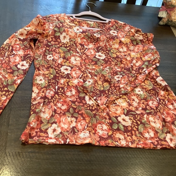 Blouse home made Mcalls pattern - Picture 2 of 2